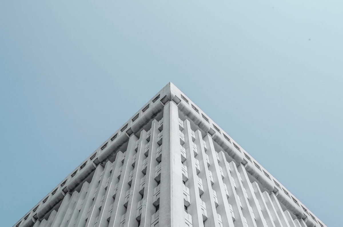 颠覆视觉！华东镀膜彩釉玻璃：重新定义建筑立面美学新纪元